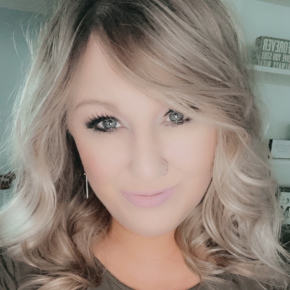 Meet your Posher, Lissa - Picture 1 of 1